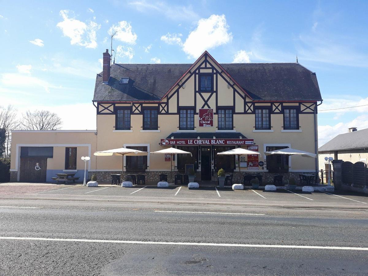 Logis Le Cheval Blanc Hotel Saint-Just  Exterior photo